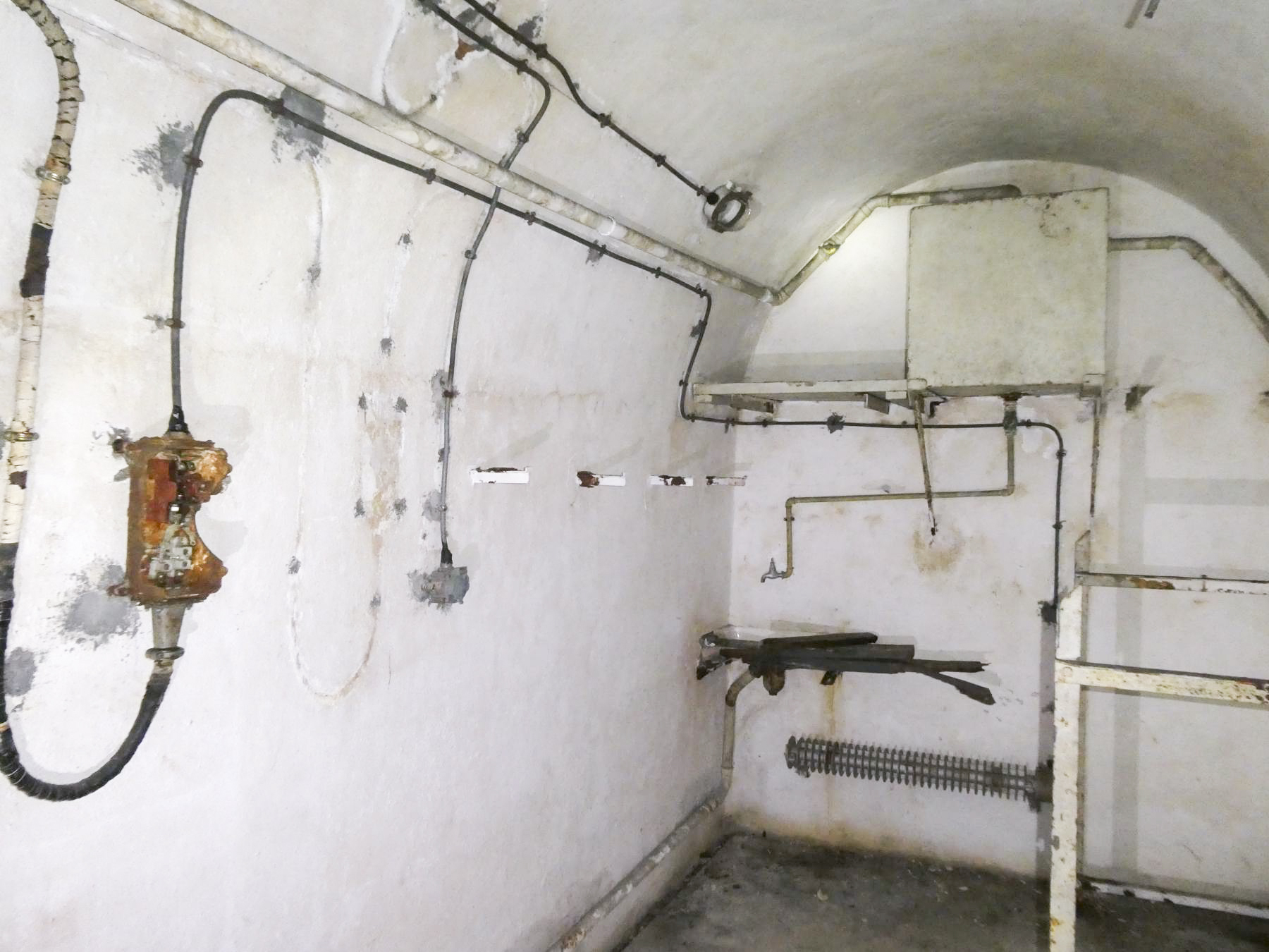 Ligne Maginot - COL DE GARDE (G) - EO10 - (Abri actif) - L'infirmerie - ELLENA Daniel - CUNY Philippe