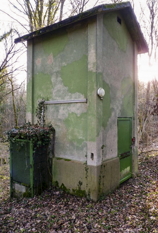 Ligne Maginot - ROCHONVILLERS - A8 - (Ouvrage d'artillerie) - Aux alentours de l'entrée des munitions. Le transformateur électrique modernisé - Aditus