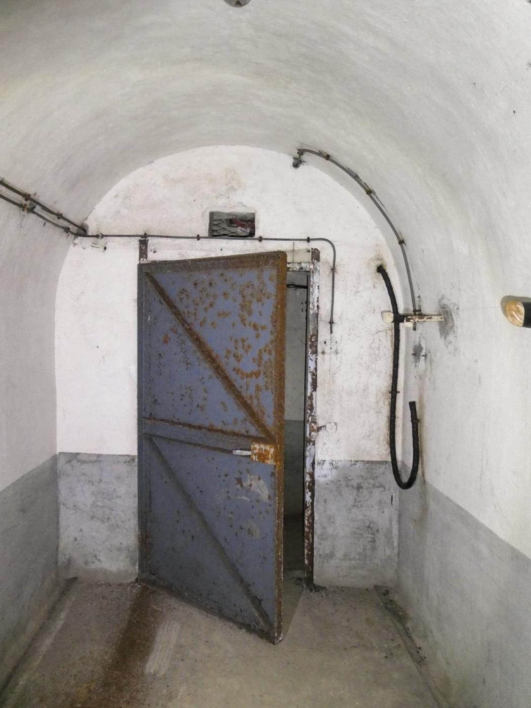 Ligne Maginot - COL DE GARDE (G) - EO10 - (Abri actif) - Bloc 3
Chambre officiers - ELLENA Daniel - CUNY Philippe