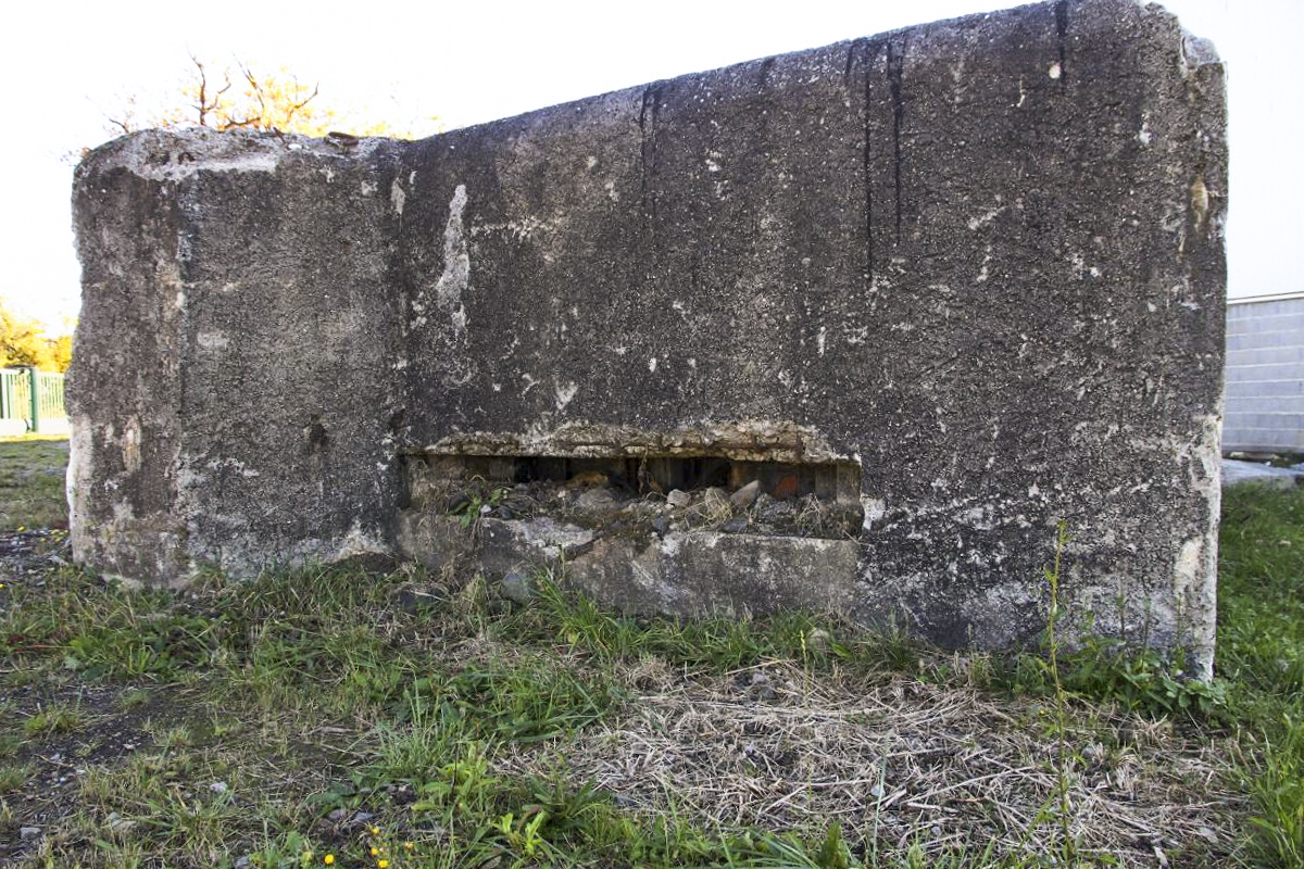 Ligne Maginot - AB3-B - (Blockhaus pour arme infanterie) - Le créneau - JOLAS, Jean-Michel
