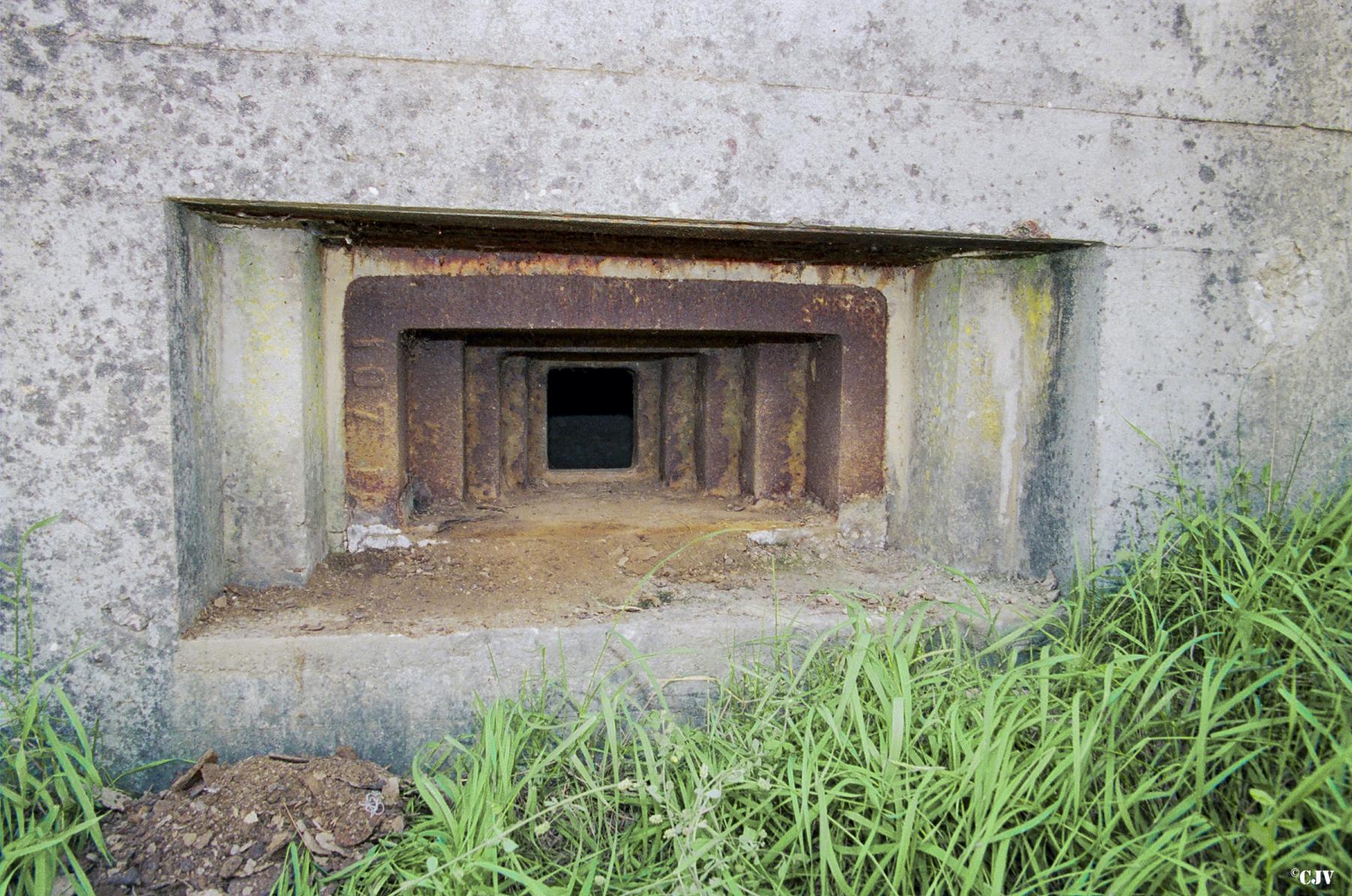 Ligne Maginot - TATTENHOLZ 3 - (Blockhaus pour arme infanterie) - La trémie dont le blockhaus est équipée - Lia VERMEULEN