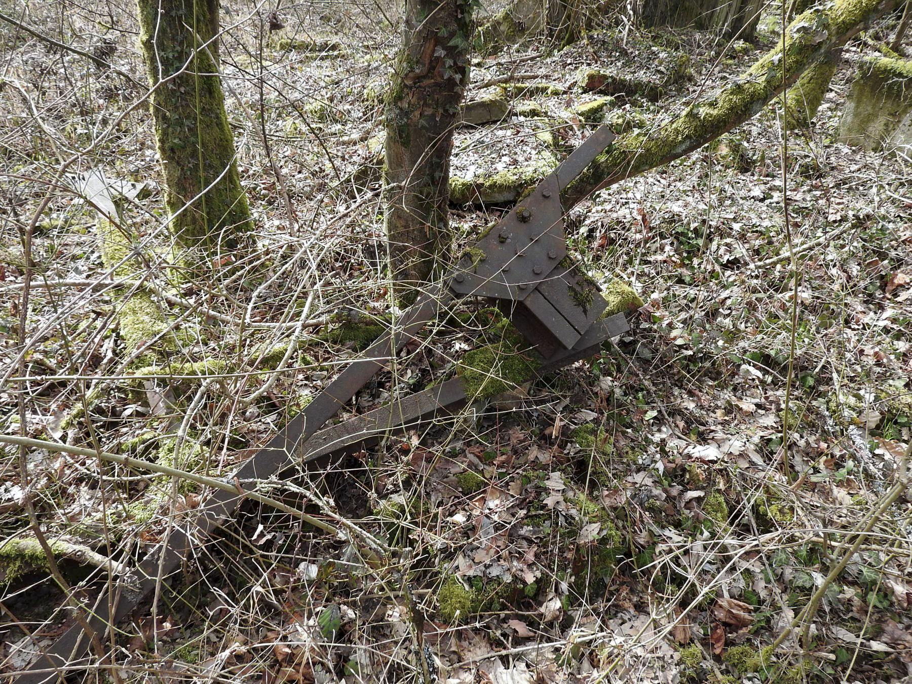 Ligne Maginot - TETING CAMP - (Camp de sureté) - Un élément d'une charpente métallique - STENGER Mathieu