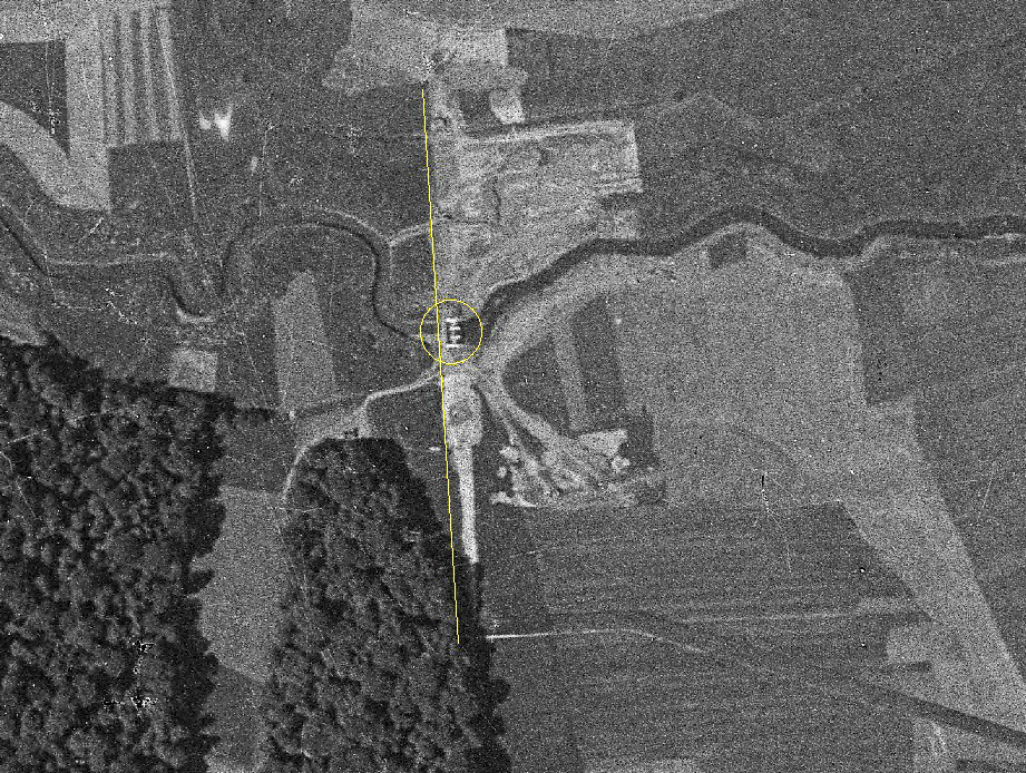 Ligne Maginot - BIEF DU NONNENWALD - (Inondation défensive) - Cette photo aérienne de Juin 1938 montre bien le chantier. Le bief a été coulé, et le terrassement de la digue est en cours.  - IGN - Géoportail 1938