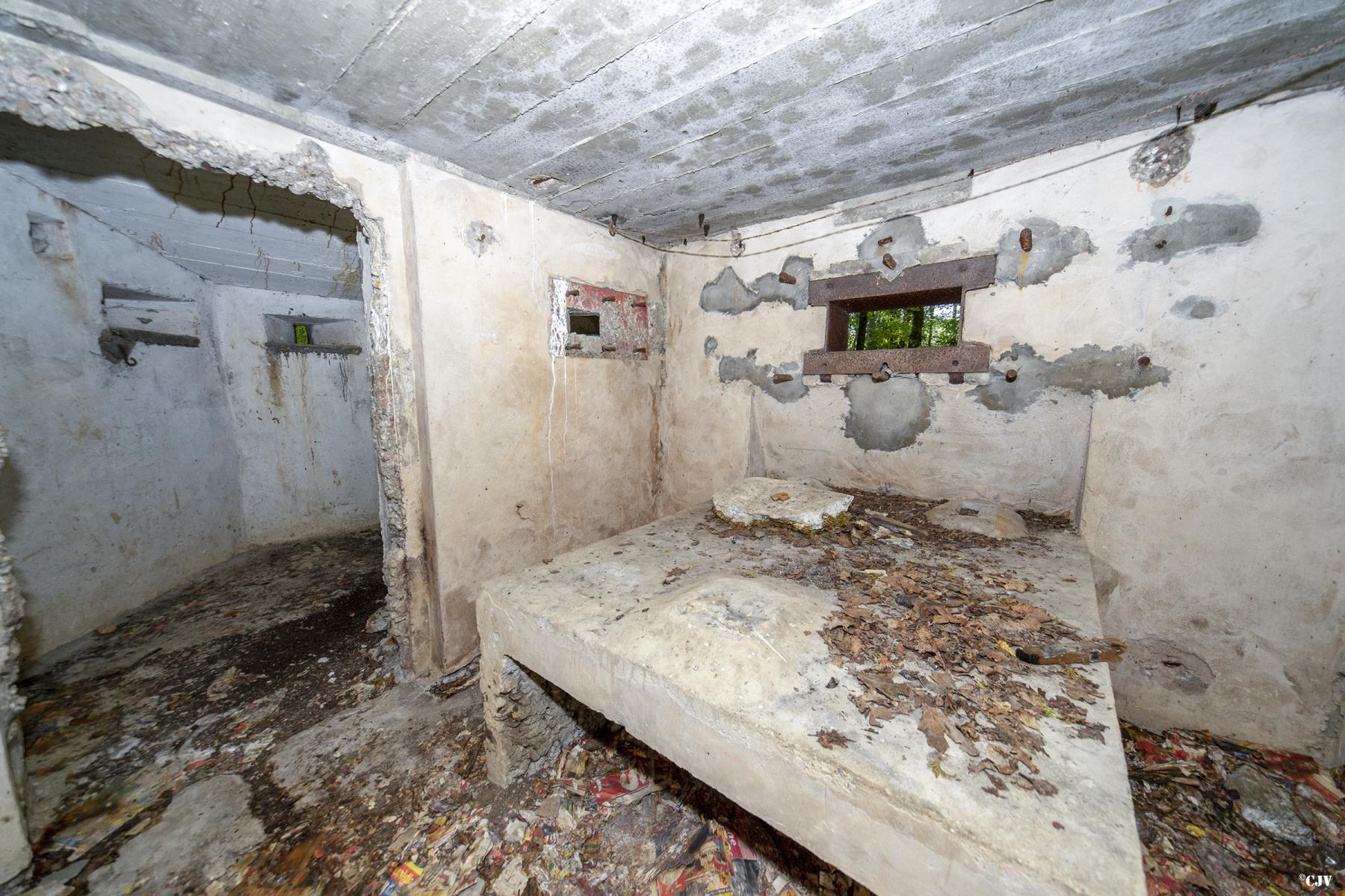 Ligne Maginot - M5B - HENRIVILLE 2 (AVANT POSTE) - (Blockhaus pour arme infanterie) - La chambre de tir      - Lia VERMEULEN
