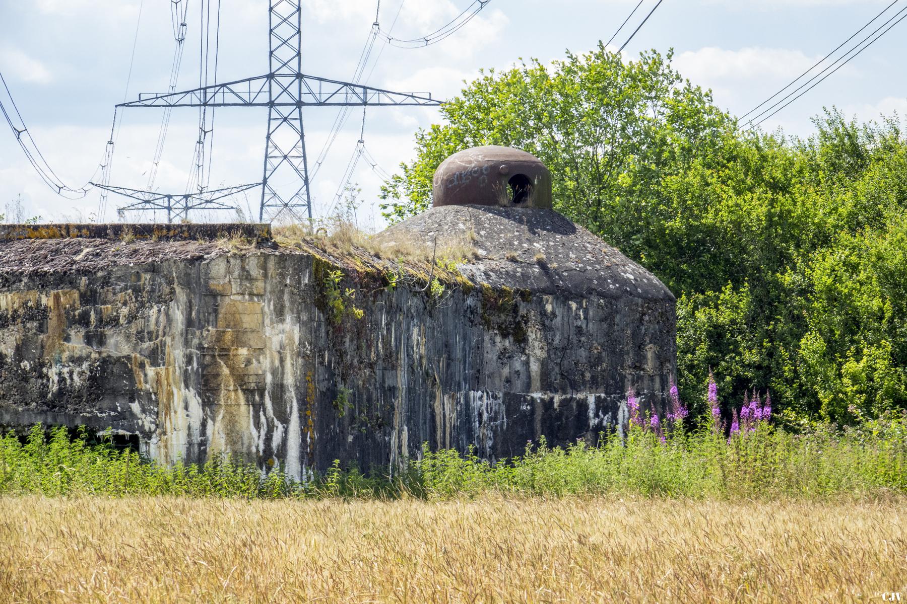Ligne Maginot - MC07 - STG R - (Casemate d'infanterie - Double) - La cloche GFM type B; les rotules ont disparus - Lia VERMEULEN