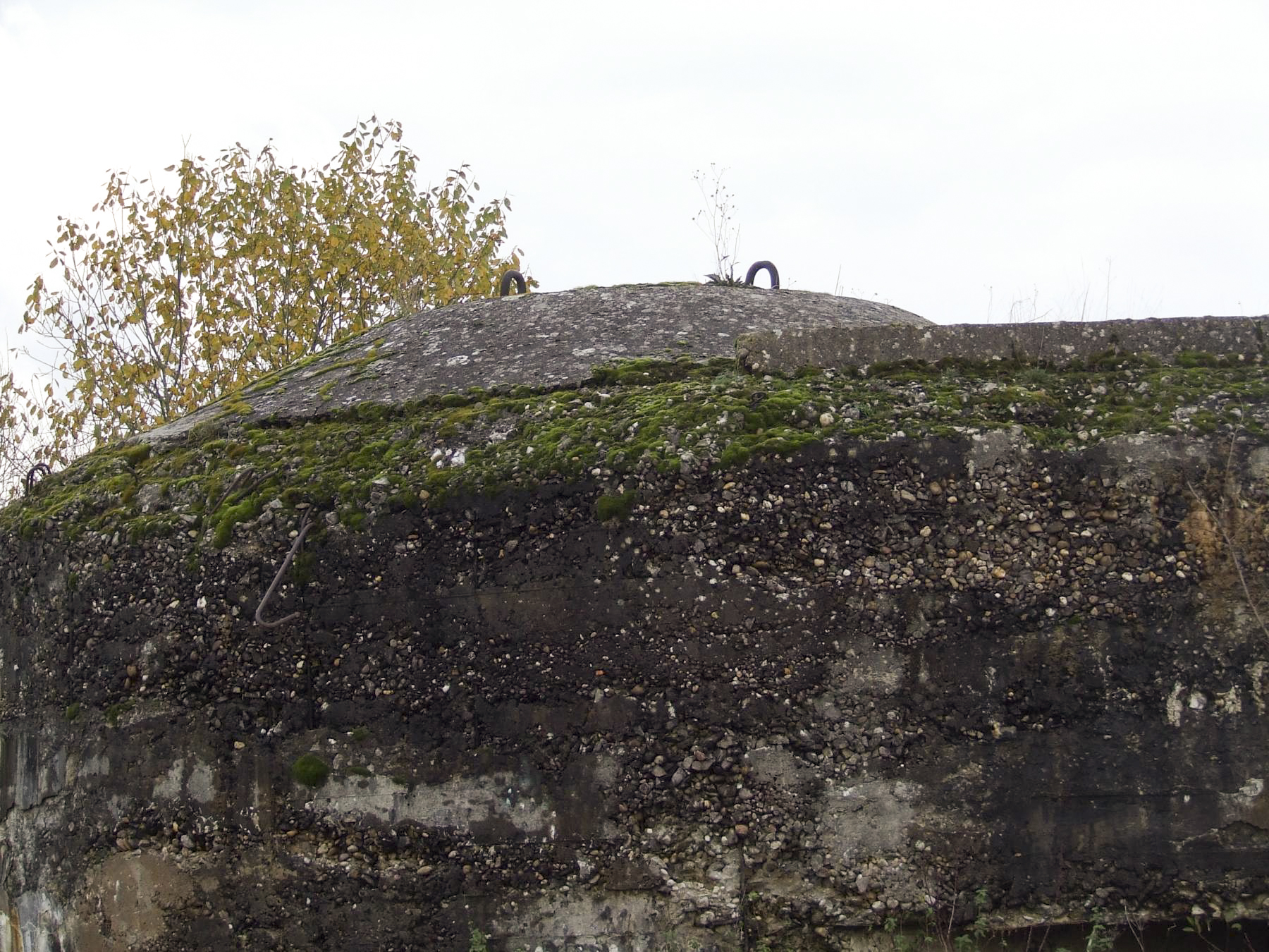 Ligne Maginot - MC07 - STG R - (Casemate d'infanterie - Double) - Le bouchon en béton du puits de la cloche AM non installée. - STENGER Mathieu