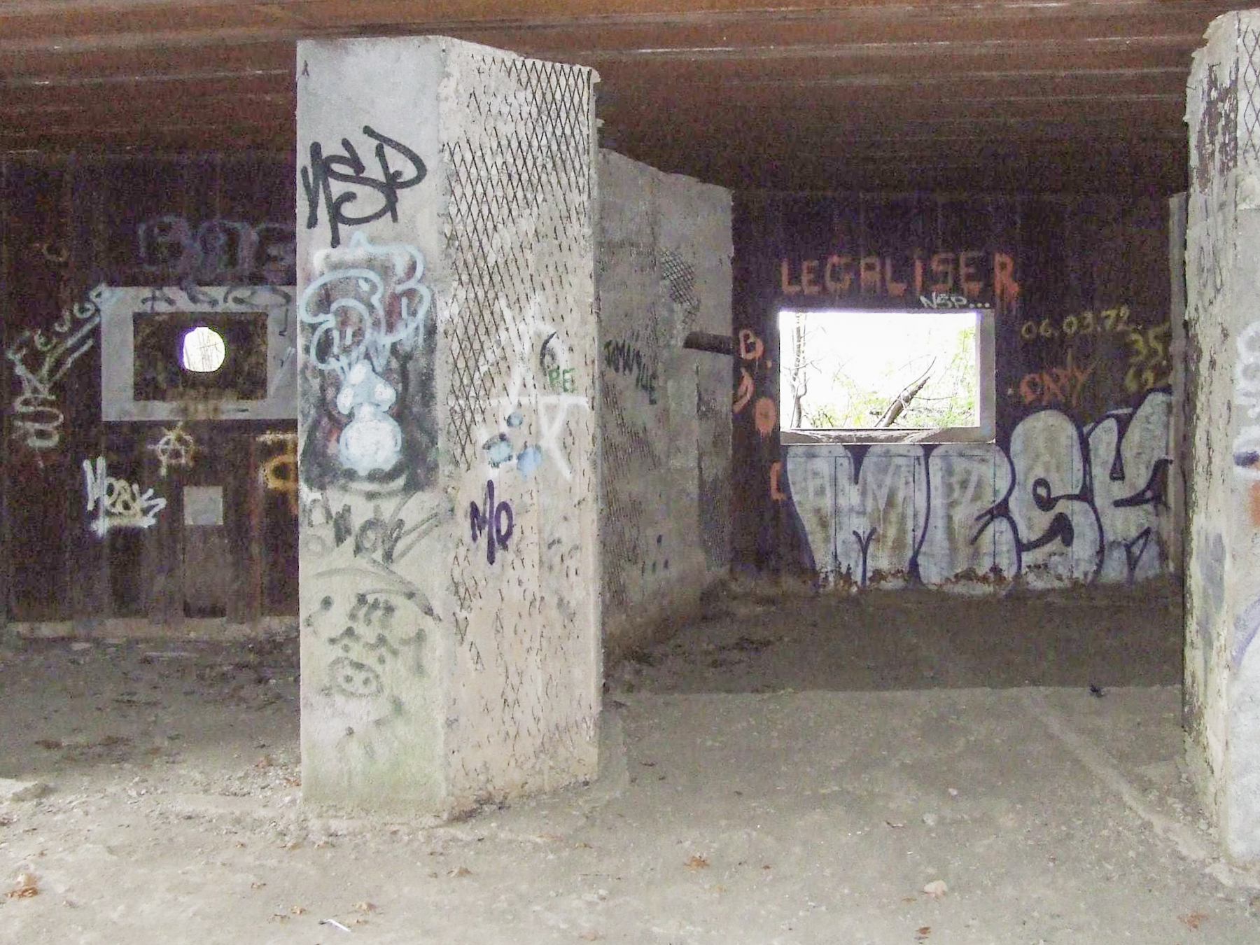Ligne Maginot - MC07 - STG R - (Casemate d'infanterie - Double) - Les chambres de tir de flanquement gauche. - STENGER Mathieu