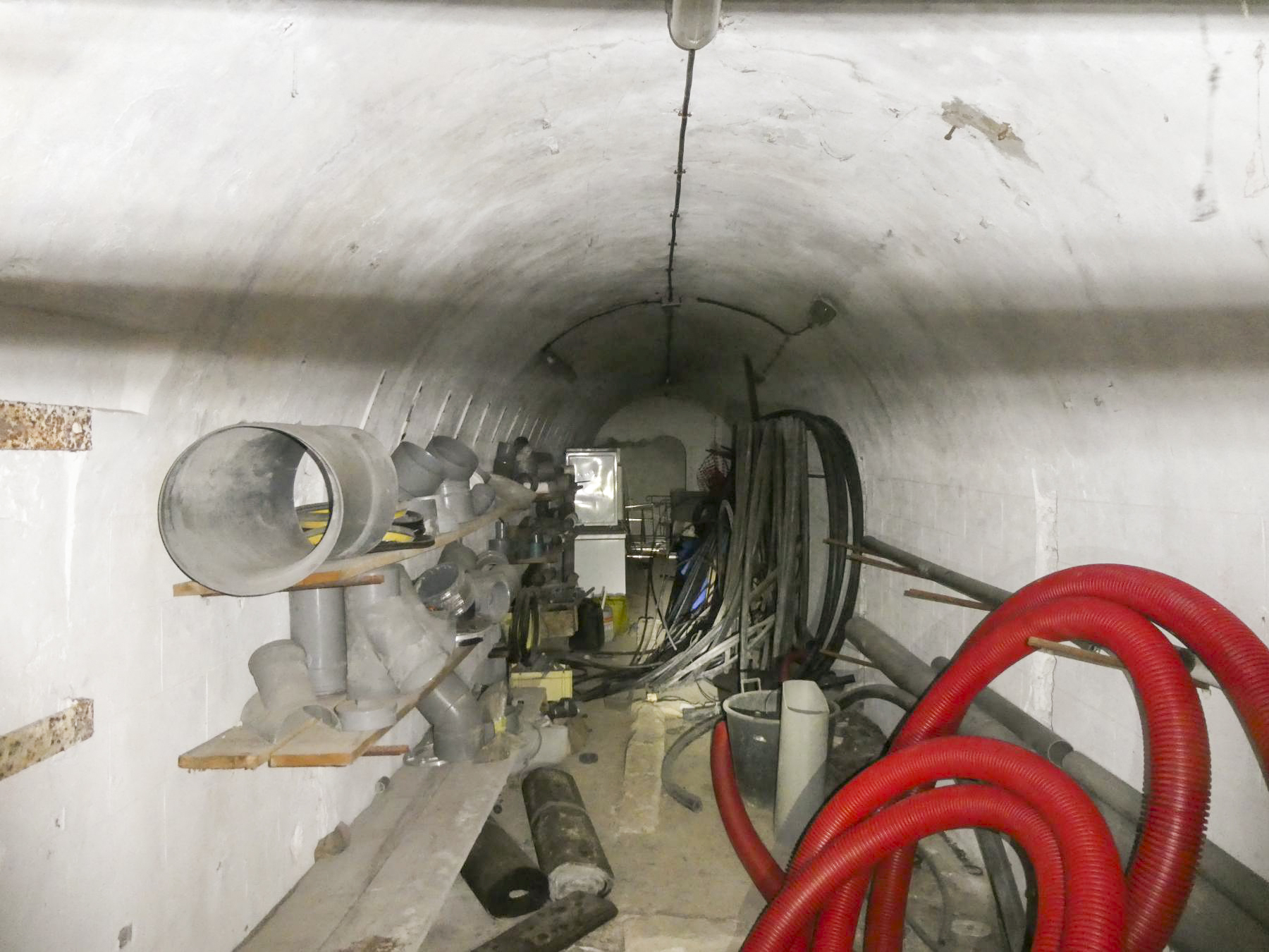 Ligne Maginot - PEILLE - (Central téléphonique isolé) - La travée centrale ou se trouvait le central téléphonique. - ELLENA Daniel - CUNY Philippe