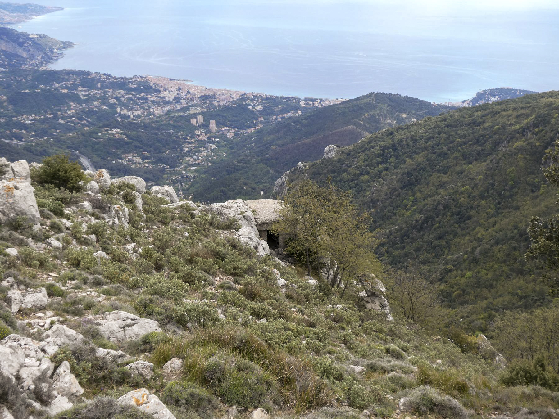 Ligne Maginot - CIME DES CABANELLES - (Observatoire d'artillerie) - L'observatoire bétonné  - ELLENA Daniel - CUNY Philippe