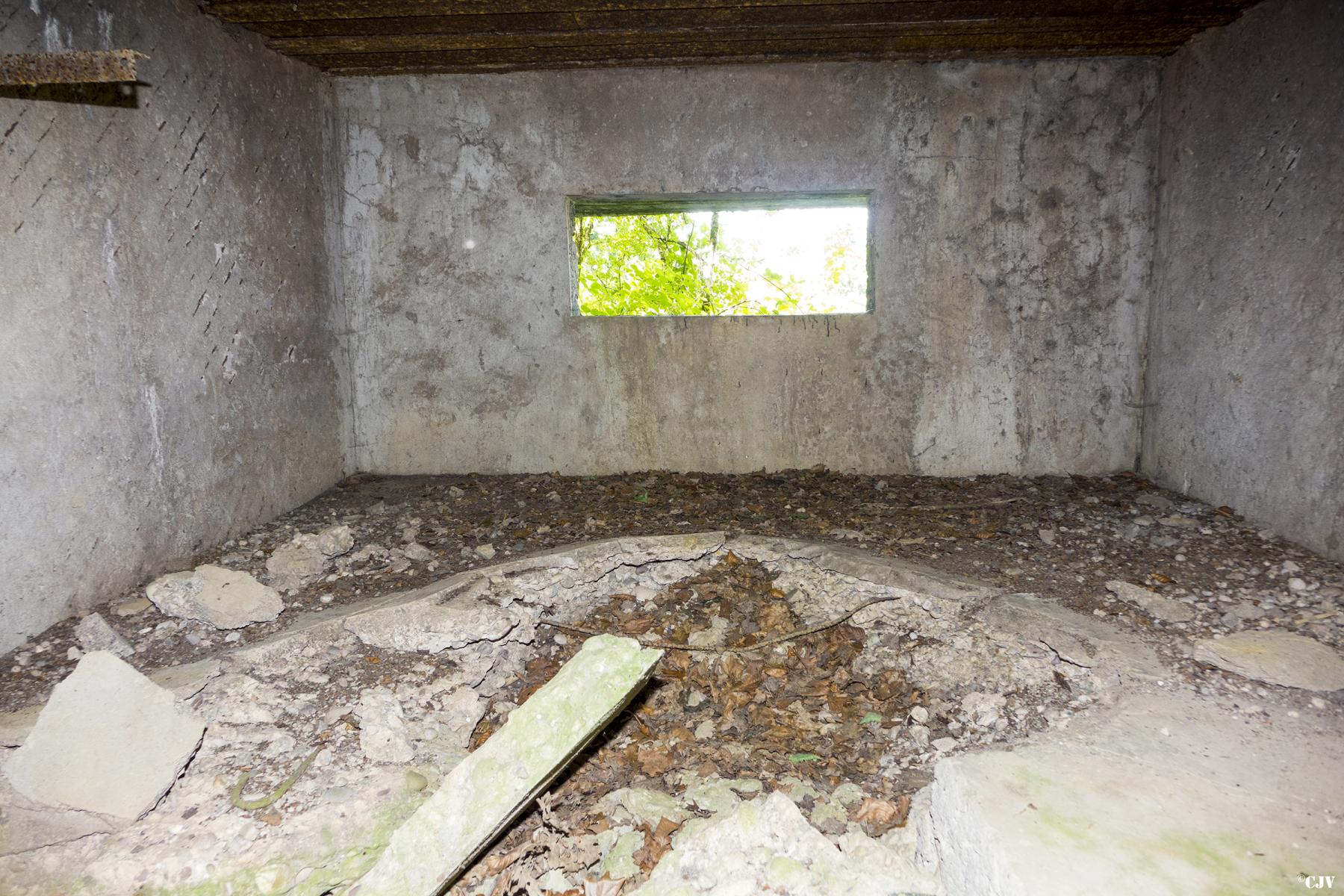 Ligne Maginot - UBERNIED 5 - (Blockhaus pour canon) - L'intérieur - Lia VERMEULEN