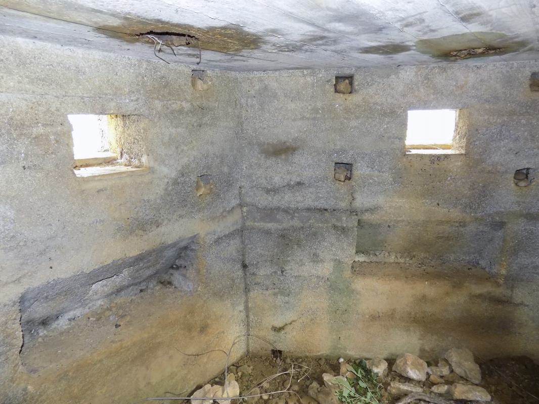 Ligne Maginot - 7C - AUTRECOURT NORD - (Blockhaus pour arme infanterie) - Créneaux centrale, Hotchkiss et droite, hotchkiss - R Tucker
