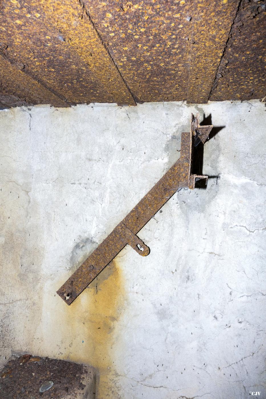 Ligne Maginot - UBERNIED 9 - (Blockhaus pour arme infanterie) - Support du ventilateur - Lia VERMEULEN