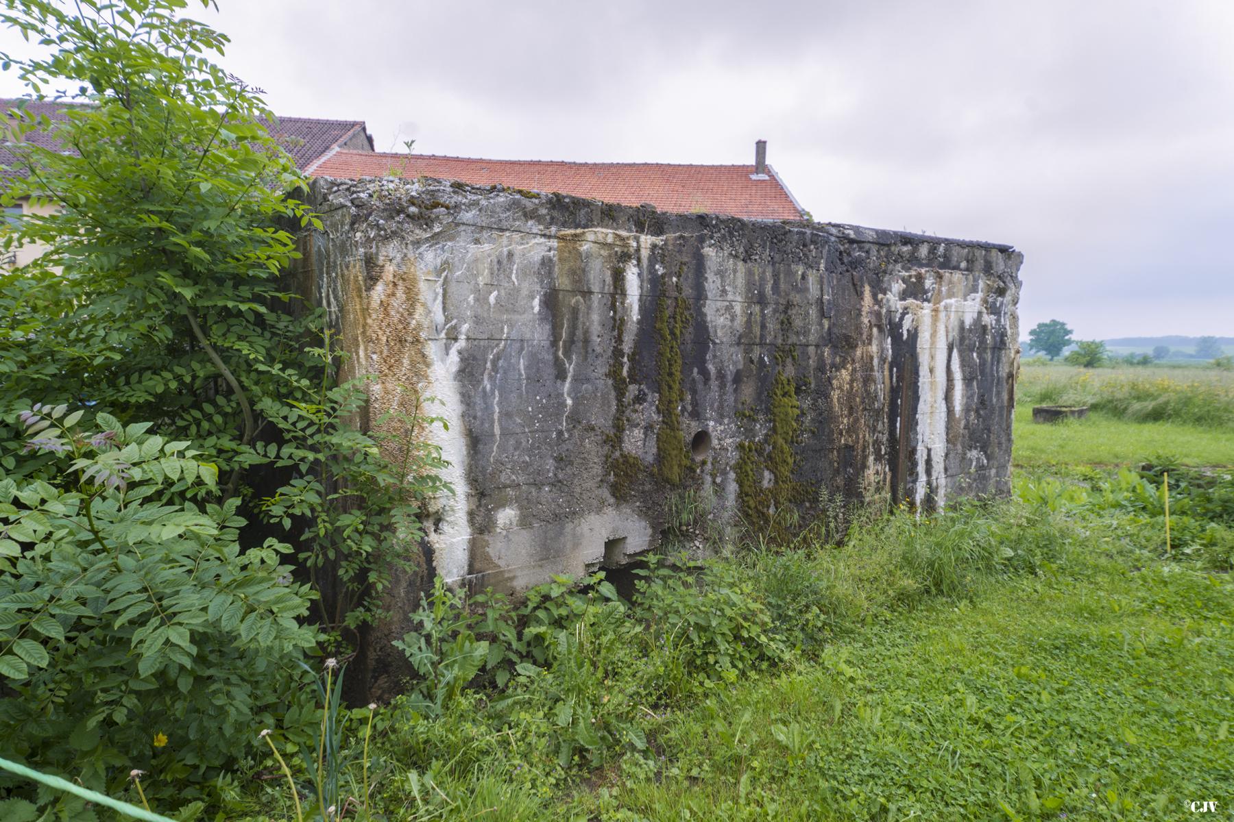 Ligne Maginot - MAXSTADT 1 - (Blockhaus pour canon) - L'entrée du personnel     - Lia VERMEULEN