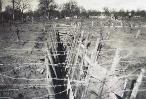 Ligne Maginot - OBERROEDERN SUD - RIEFFEL - (Casemate d'infanterie - Double) - Le réseau de tranchée menant vers le PA Roland depuis la casemate.
C'est par là que se sont infiltrés les allemands