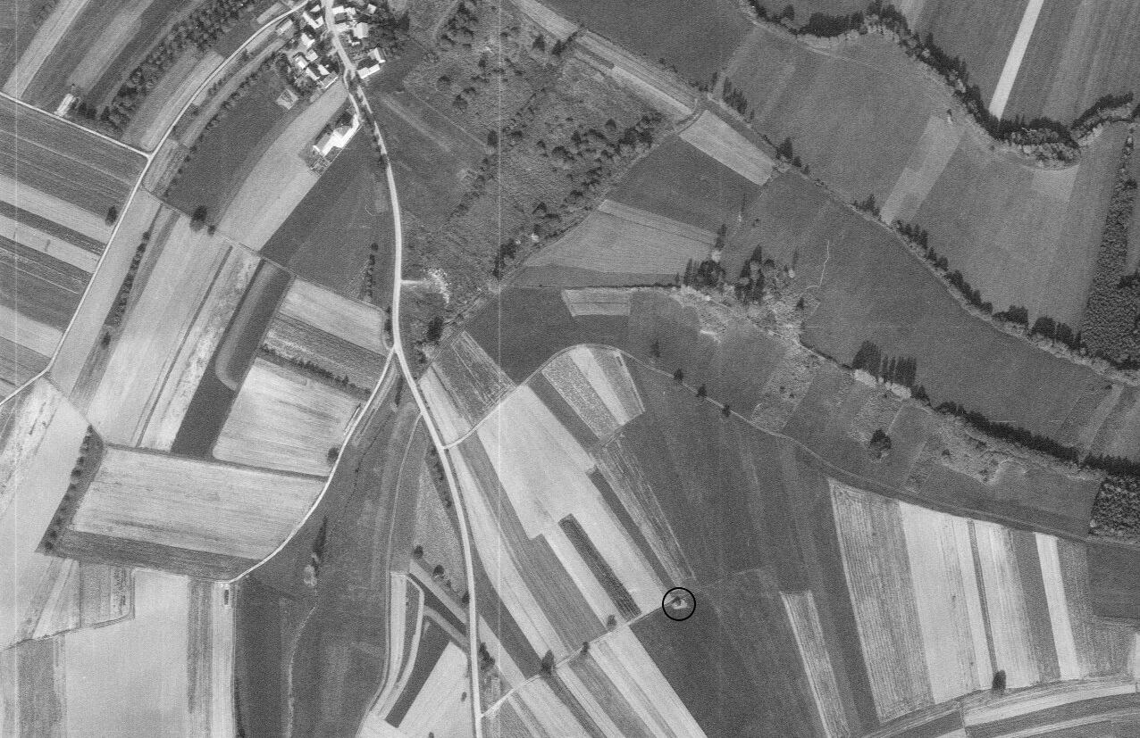 Ligne Maginot - ERLEN - (Cuve pour canon) - La cuve pour canon encore visible en 1976 - IGN - Géoportail 1976