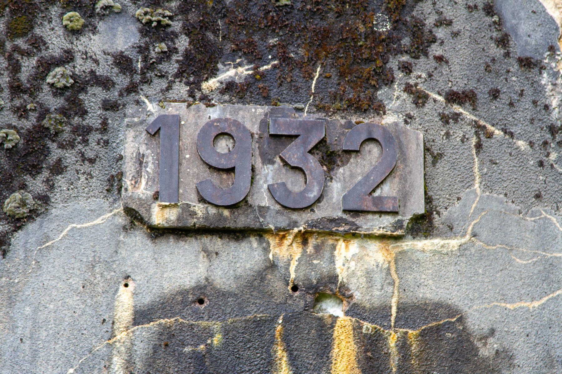 Ligne Maginot - HOCHWALD - (Ouvrage d'artillerie) - Bloc 13
Cartouche avec l'année de construction du bloc - Michel Teiten