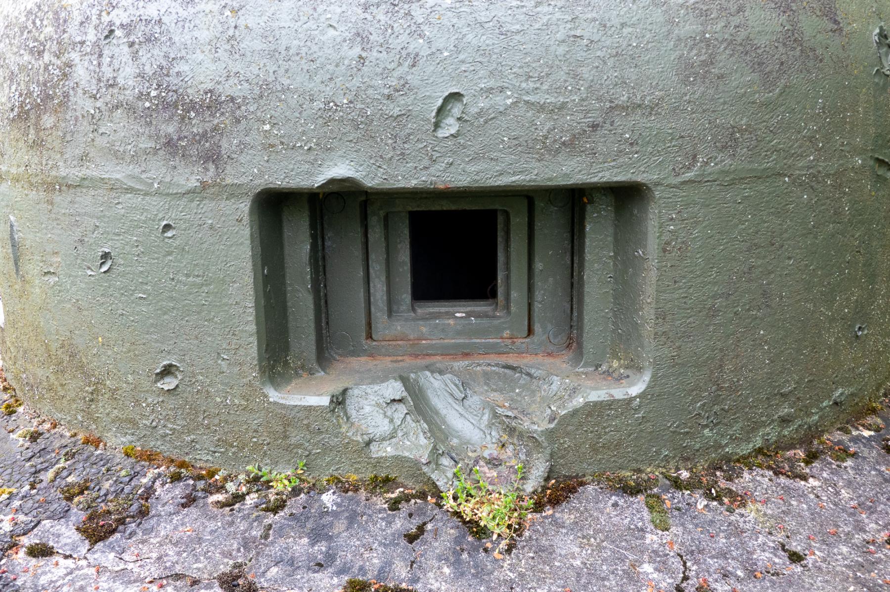 Ligne Maginot - HATTEN - O1 - (Observatoire d'artillerie) - Impacts sur la cloche GFM - Michel Teiten