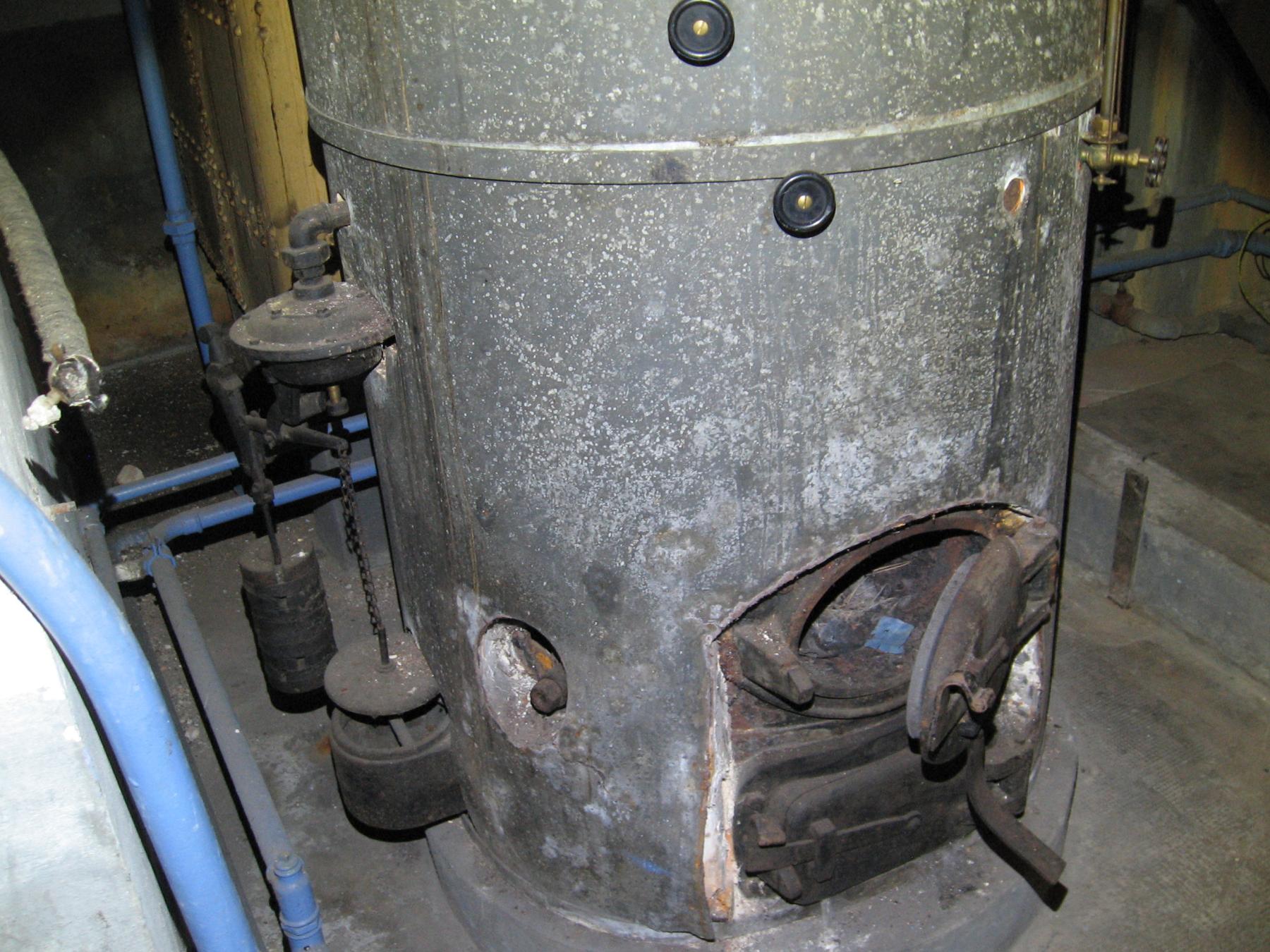Ligne Maginot - HEIDENBUCKEL - (Abri) - Chaudière vapeur à charbon
A gauche le dispositif de régulation - WOTLING Denis