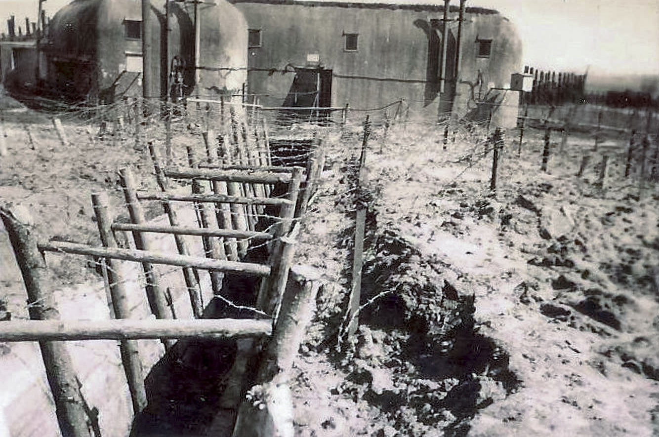 Ligne Maginot - OBERROEDERN SUD - RIEFFEL - (Casemate d'infanterie - Double) - La casemate et le réseau de tranchées menant vers le PA Roland.
C'est par là que se sont infiltrés les allemands - Lt Rieffel