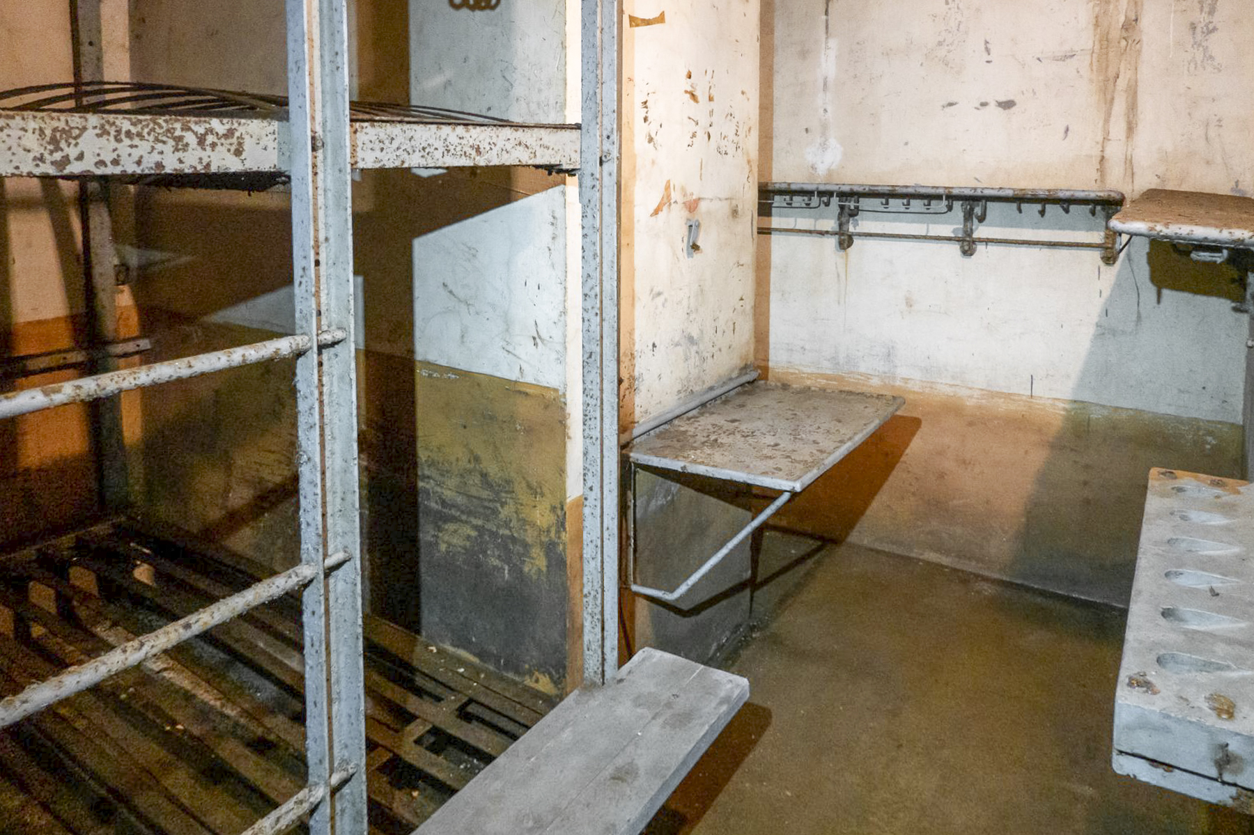 Ligne Maginot - SCHOENENBOURG - (Ouvrage d'artillerie) - Bloc 4
Chambrée - Michel Teiten
