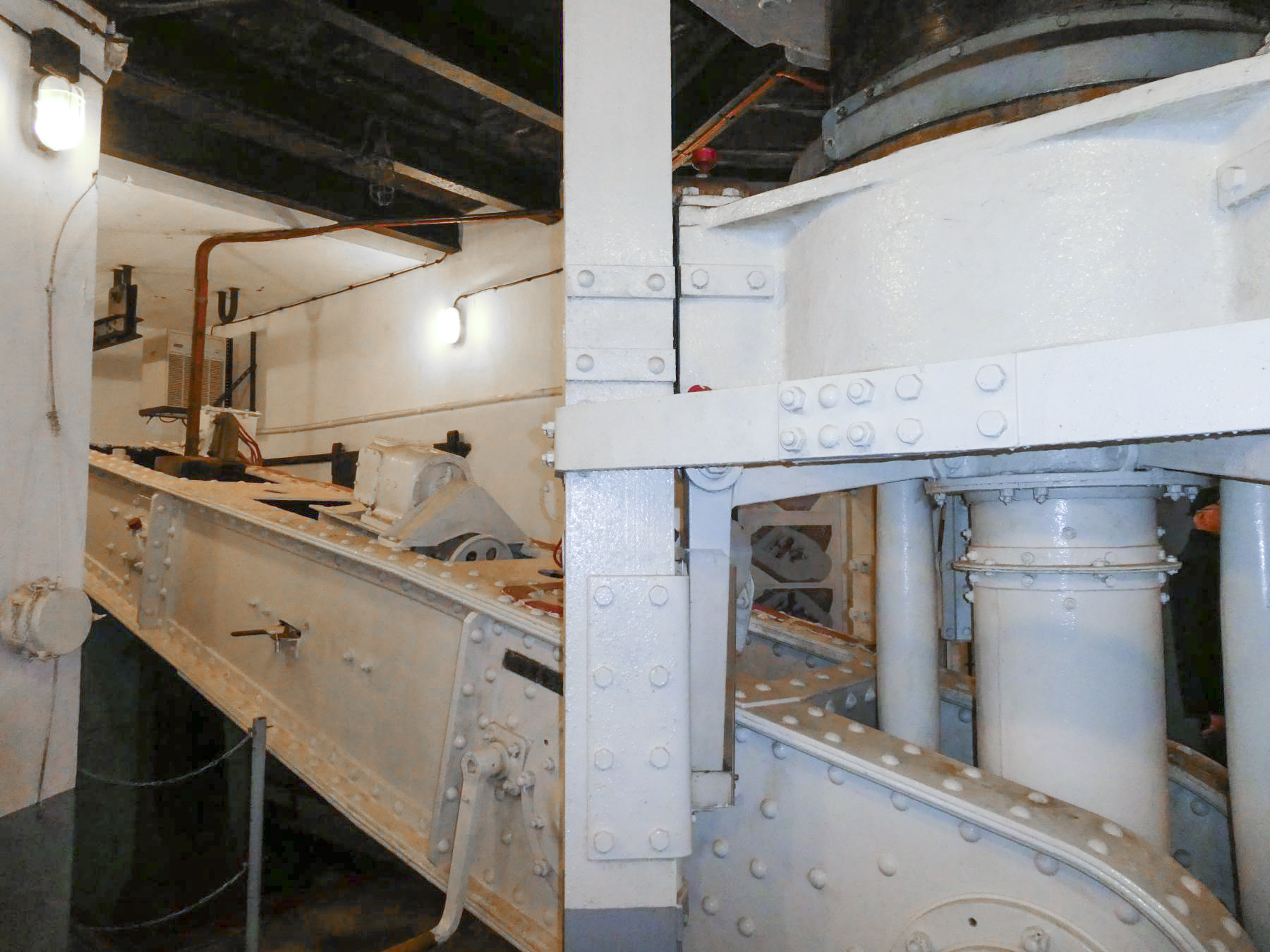 Ligne Maginot - SCHOENENBOURG - (Ouvrage d'artillerie) - Bloc 3
Tourelle 75/32 - ELLENA Daniel - CUNY Philippe