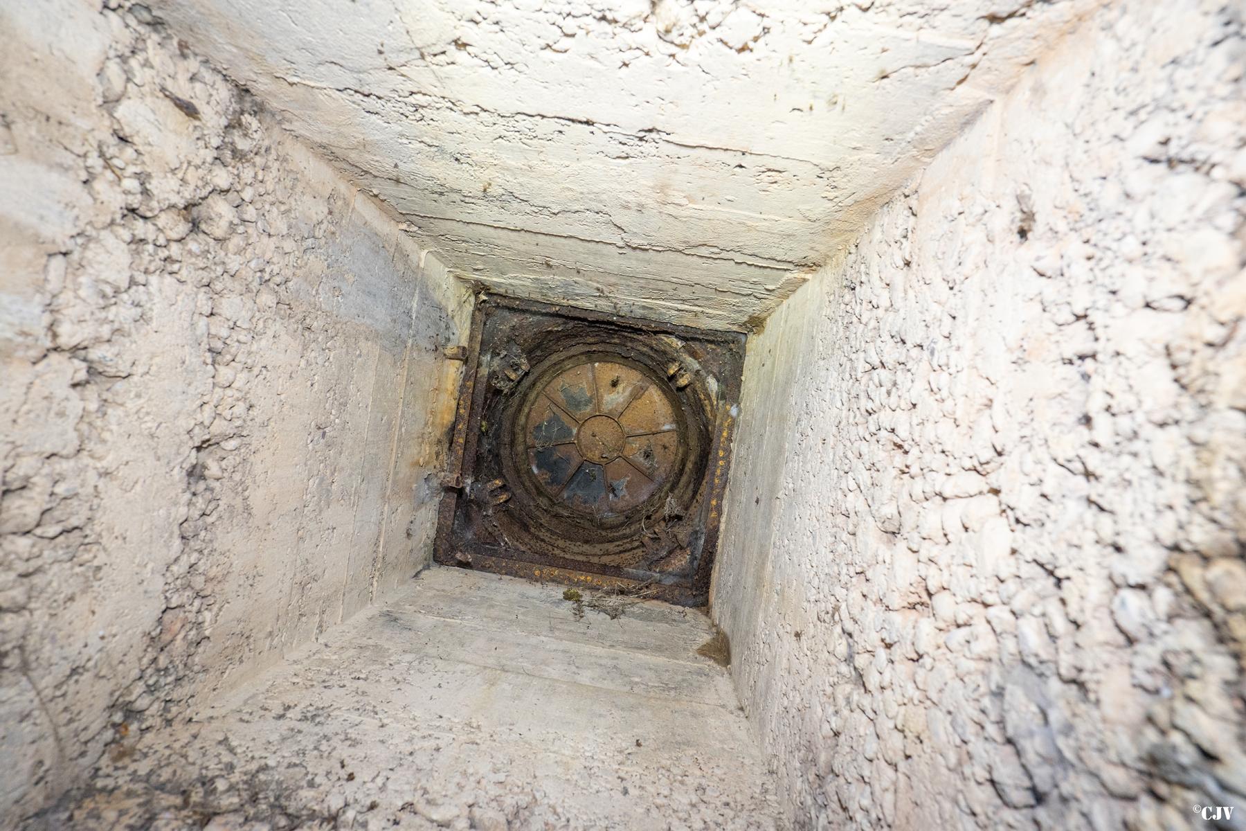 Ligne Maginot - A2B - KNOPP 5 - (PC) - Restes d'une cloche ? - Lia VERMEULEN