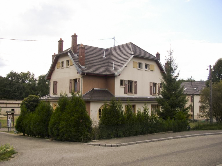 Ligne Maginot - LEMBACH - (Cité Cadres) - Une des maisons bi-familles de la cité cadres de Lembach - ARMAND Patrick