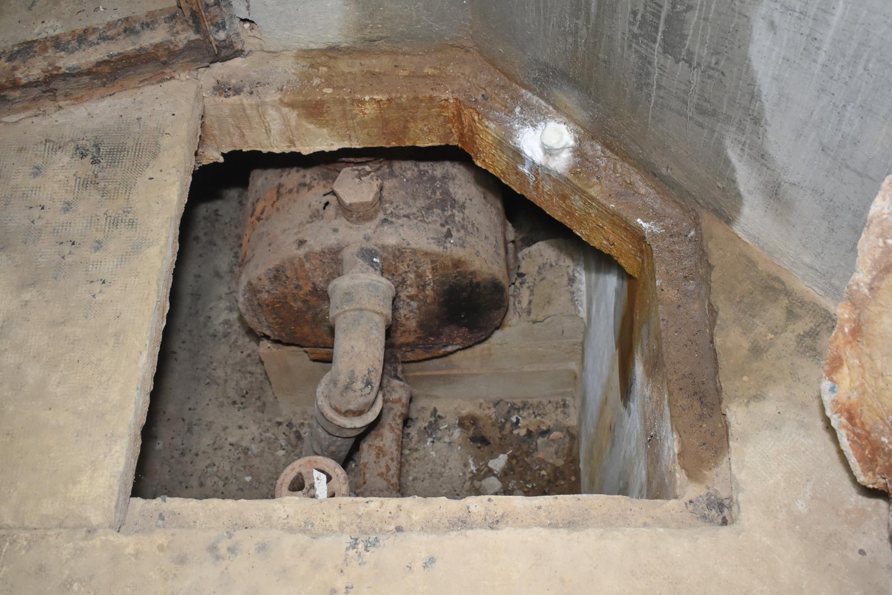 Ligne Maginot - ASCHBACH EST - O2 - (Casemate d'infanterie - Double) - Etage inférieur
Fosse chimique ASEPTA - Daniel Froehly