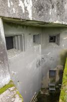 Ligne Maginot - SCHOENENBOURG - (Ouvrage d'artillerie) - Bloc 6
Créneaux de la casemate
Noter l'issue de secours au fond du fossé diamant
