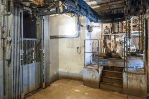 Ligne Maginot - SCHOENENBOURG - (Ouvrage d'artillerie) - Bloc 4
Etage intermédiaire avec le monte-charge à gauche