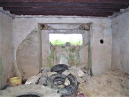 Ligne Maginot - BOIS DE HOFFEN 1 - (Blockhaus pour canon) - Créneau de la pièce antichar avec les
réservations prévues pour la pose d'une trémie