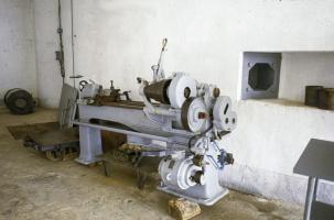Ligne Maginot - CASTILLON (CN) - EO8 - (Ouvrage d'artillerie) - Le matériel de l'atelier Génie Artillerie en cours de récupération par le Génie

