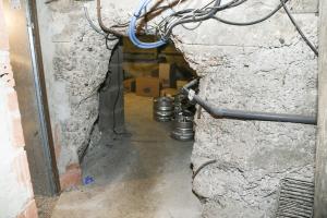 Ligne Maginot - GANZAU CENTRE - (PC) - Le nouveau passage percé dans le béton, les autres accès étant bétonnés. La salle principale est à gauche
