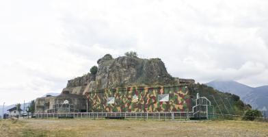 Ligne Maginot - RIMPLAS (RS) - (Ouvrage d'artillerie) - Le mur d'escarpe repeint