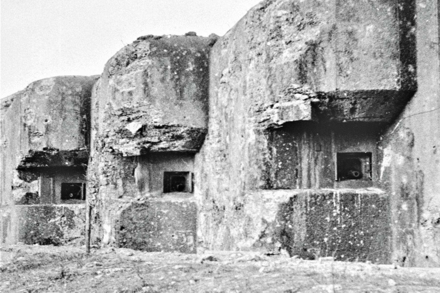 Ligne Maginot - FERMONT - A2 - (Ouvrage d'artillerie) - Le bloc 4 après les combats
 - Inconnu