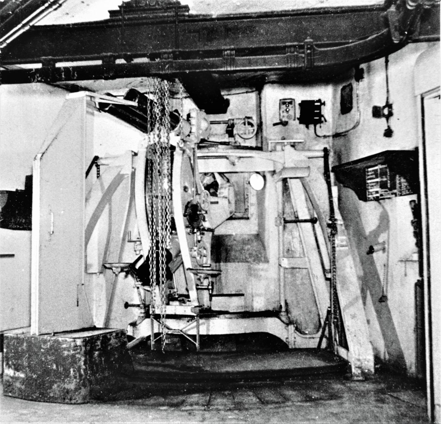Ligne Maginot - FERMONT - A2 - (Ouvrage d'artillerie) - Bloc 4
L'une des pièces de 75 mle 32 sous casemate  - Inconnu