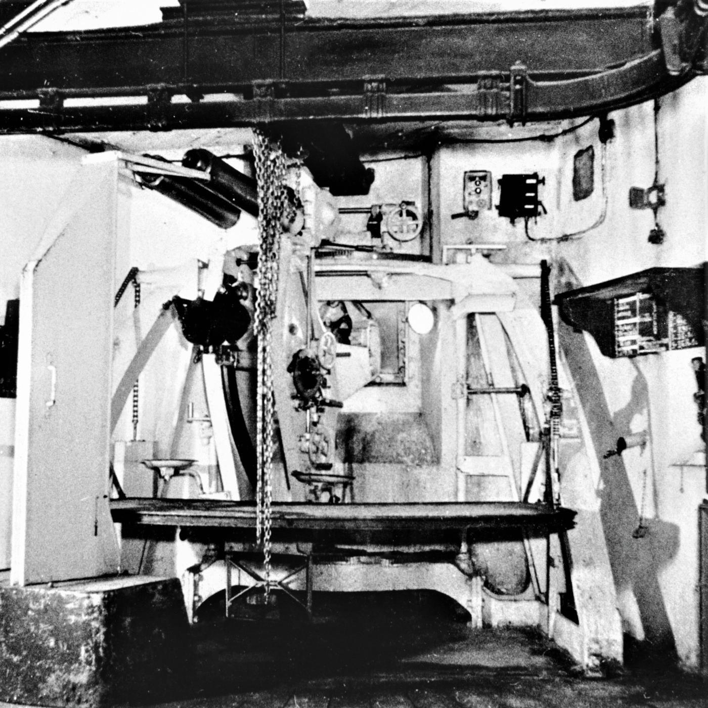 Ligne Maginot - FERMONT - A2 - (Ouvrage d'artillerie) - Bloc 4
L'une des pièces de 75 mle 32 sous casemate  - Inconnu