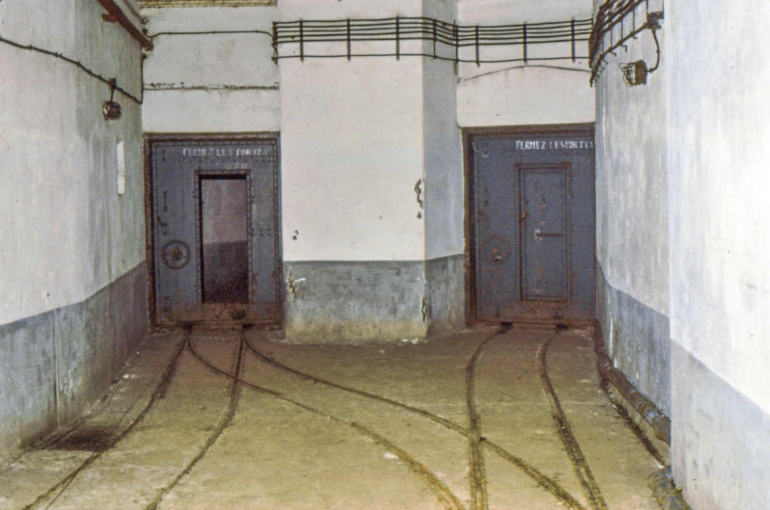 Ligne Maginot - SCHOENENBOURG - (Ouvrage d'artillerie) - Entrée munitions
Le haut du puits - Adam Christian