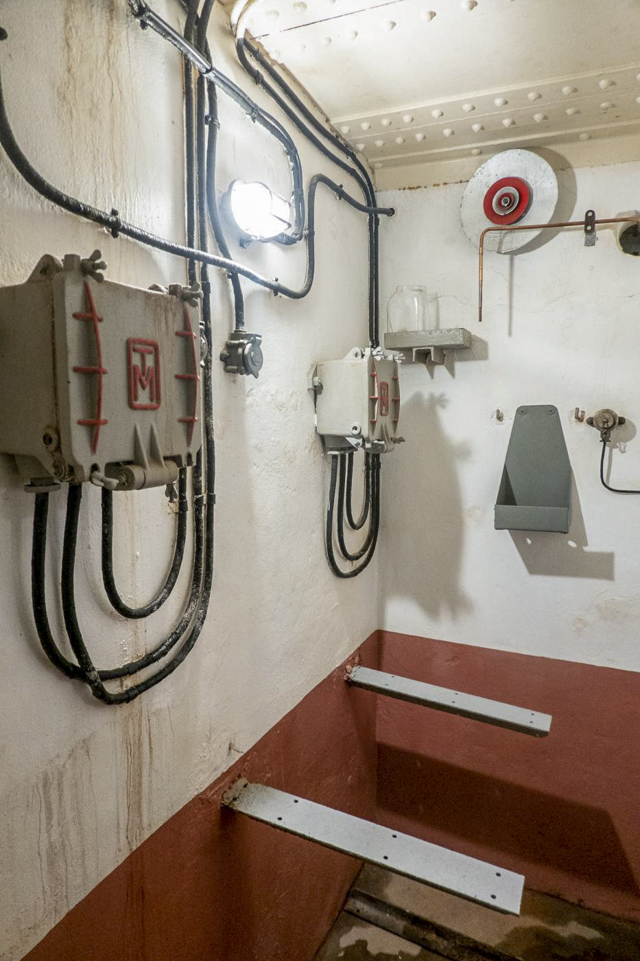 Ligne Maginot - SCHOENENBOURG - (Ouvrage d'artillerie) - Bloc 1
Local TSF - Michel Teiten