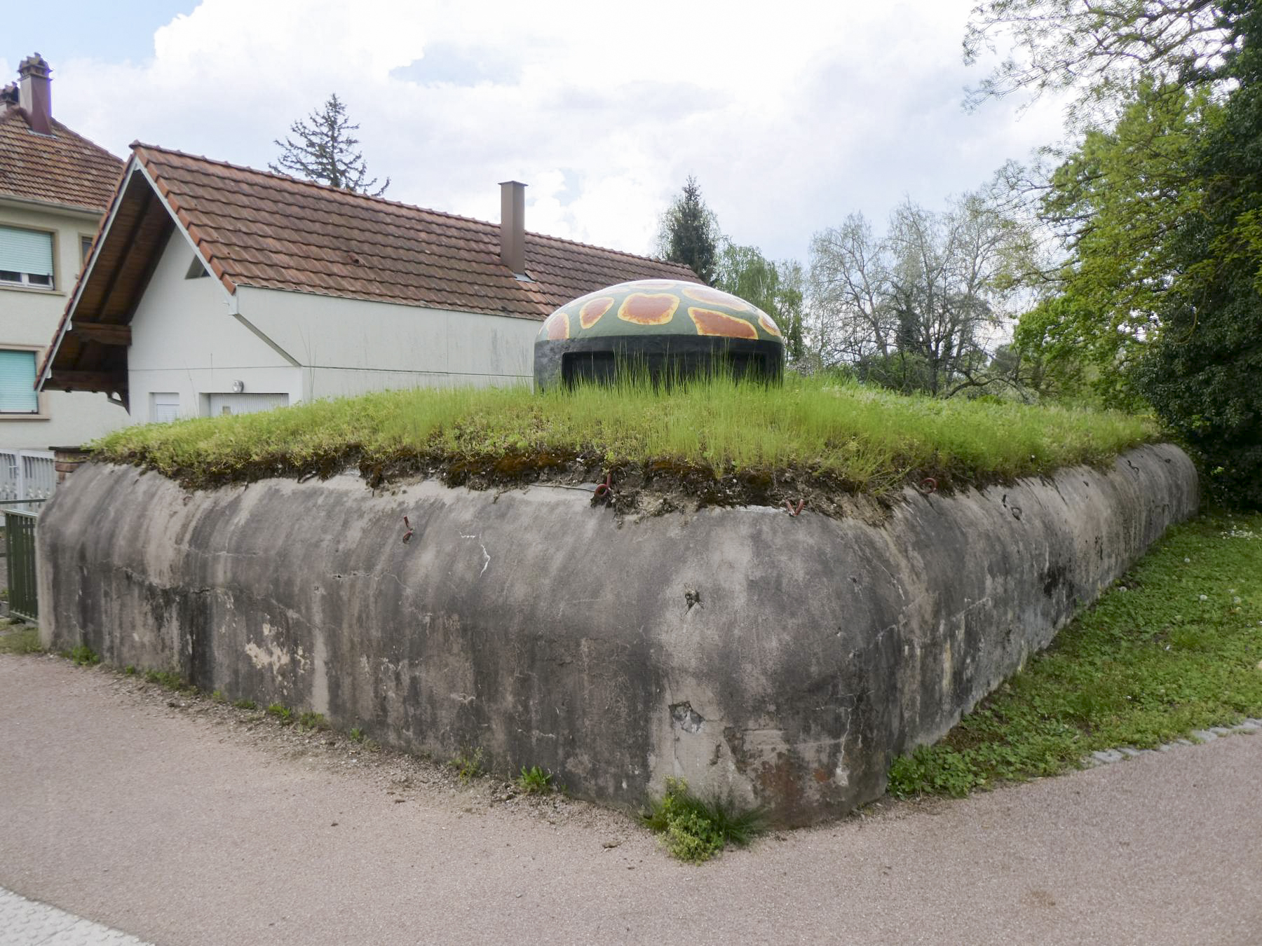 Ligne Maginot - ANCIENNE REDOUTE - (Abri) - Vue frontale - ELLENA Daniel - CUNY Philippe