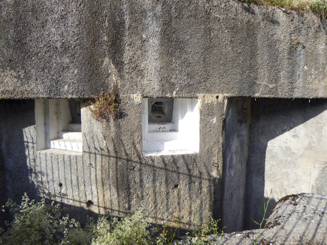 Ligne Maginot - CASTILLON (CN) - EO8 - (Ouvrage d'artillerie) - Bloc 1
La caponnière de l'entrée - ELLENA-CUNY