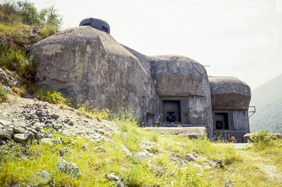 Ligne Maginot - CASTILLON (CN) - EO8 - (Ouvrage d'artillerie) - Le bloc 3 - LOVINY Alain