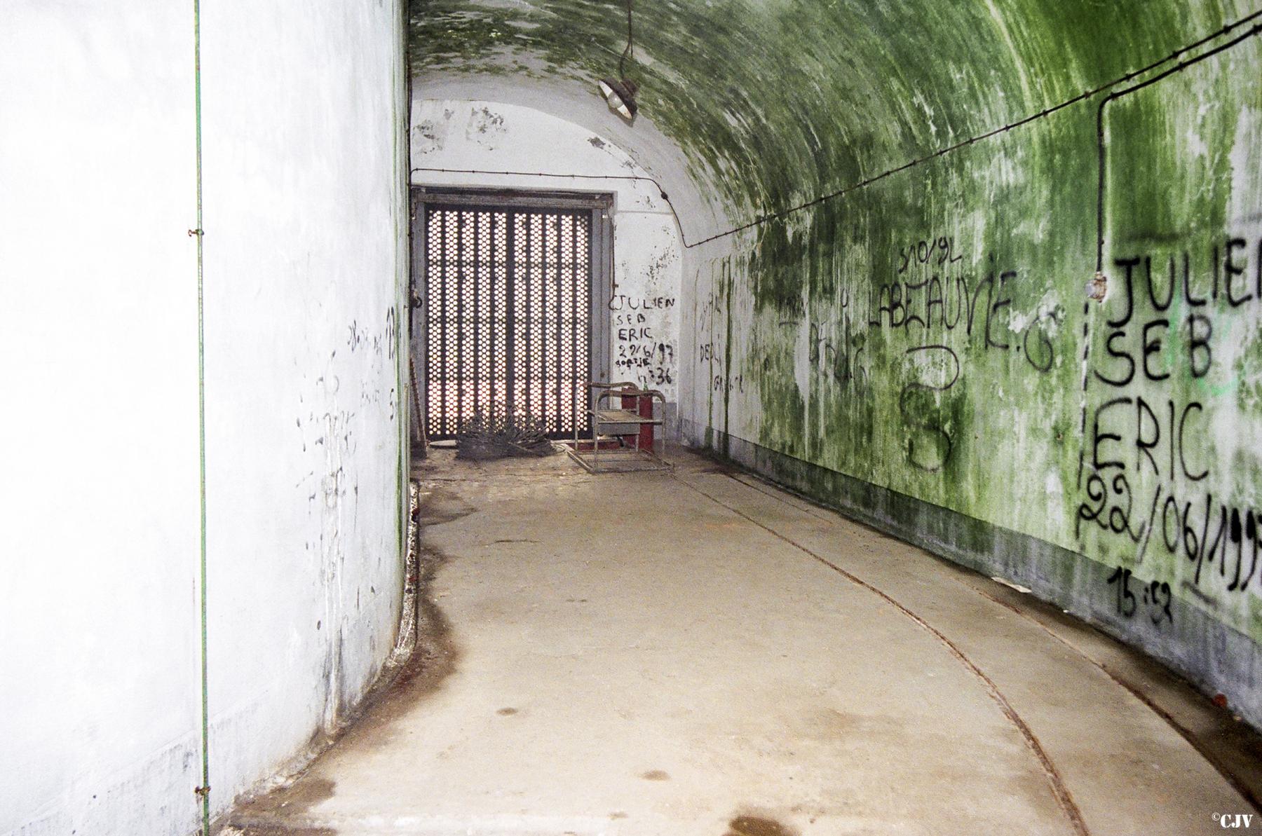 Ligne Maginot - CASTILLON (CN) - EO8 - (Ouvrage d'artillerie) - Bloc 1
Hall de déchargement - Lia VERMEULEN