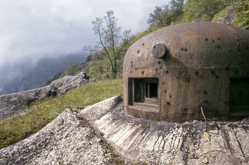 Ligne Maginot - CASTILLON (CN) - EO8 - (Ouvrage d'artillerie) - Bloc 4

 - LOVINY Alain