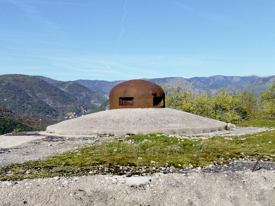 Ligne Maginot - CASTILLON (CN) - EO8 - (Ouvrage d'artillerie) - Bloc 6
La cloche GFM - HENZEL elian