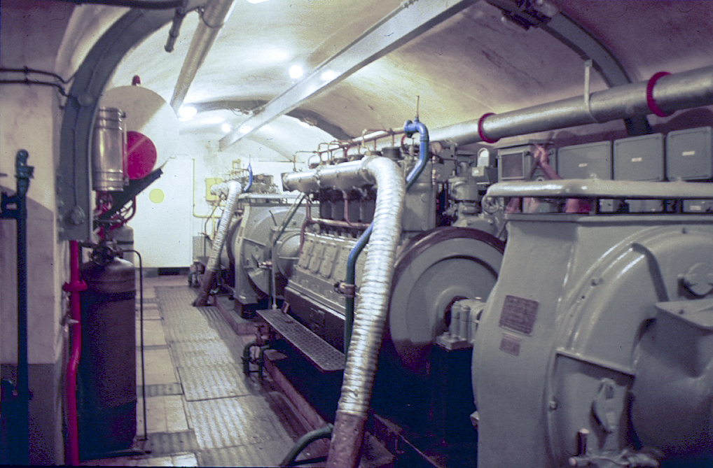 Ligne Maginot - CASTILLON (CN) - EO8 - (Ouvrage d'artillerie) - L'usine
Moteur SMIM type 6SR18 délivrant 125 CV - Alain LOVINY
