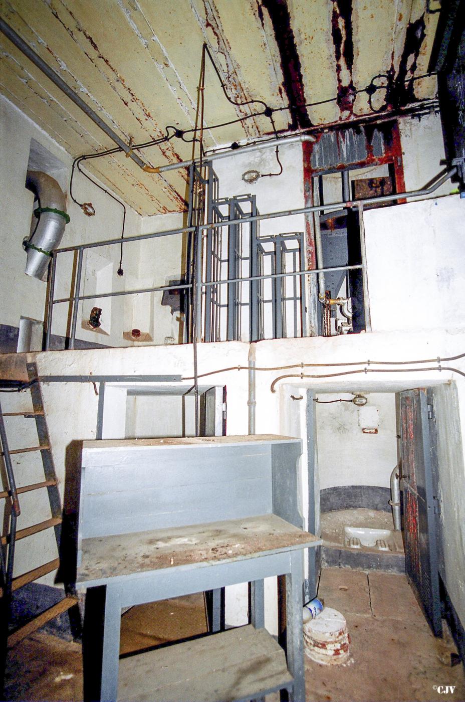 Ligne Maginot - CASTILLON (CN) - EO8 - (Ouvrage d'artillerie) - Bloc 6 - Lia VERMEULEN