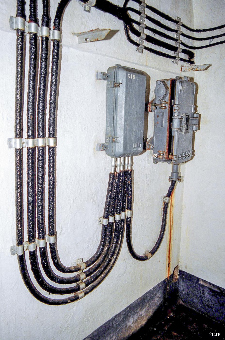 Ligne Maginot - CASTILLON (CN) - EO8 - (Ouvrage d'artillerie) - Central téléphonique - Lia VERMEULEN