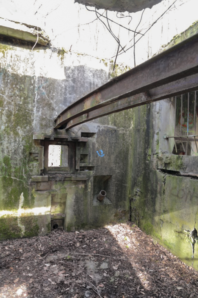 Ligne Maginot - SUNDHOUSE - (Stand de tir) - Trémie n°4 avec bi-rail pour canon de 47 - A. SCHOEN