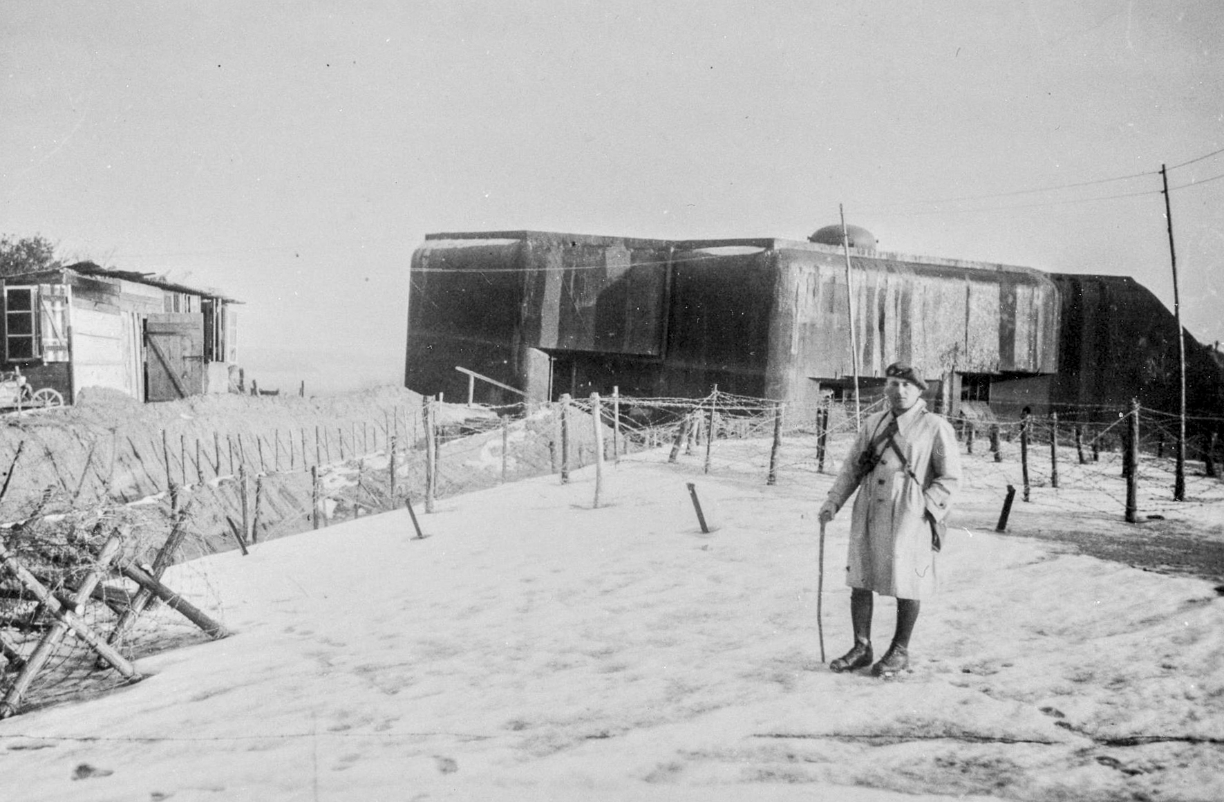 Ligne Maginot - 84 - CHEMIN CREUX - (Casemate d'infanterie - Double) - La casemate et la popote extérieure lors de l'hiver 1939-1940 - Inconnu